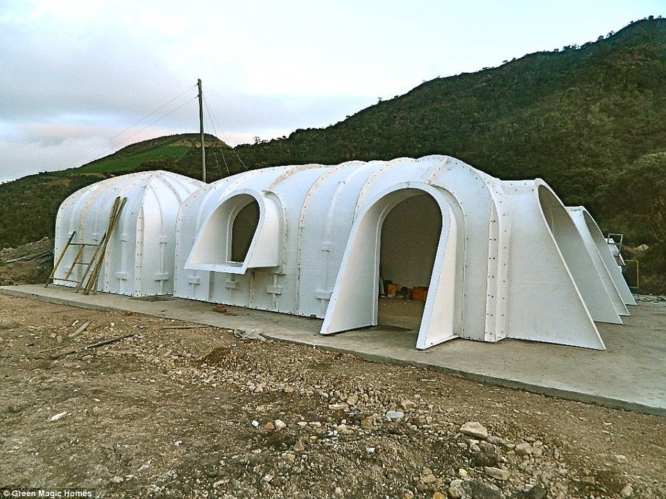 Ζήστε σαν Χόμπιτ - Κατασκευάστε το δικό σας σπίτι σε μόλις 3 μέρες [εικόνες] | iefimerida.gr 2