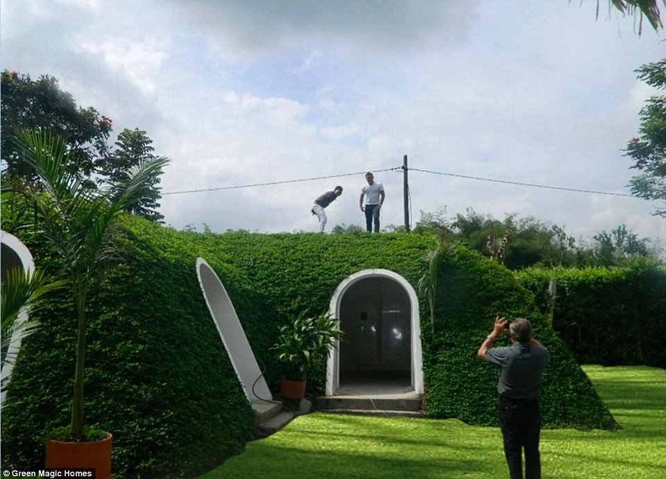 Ζήστε σαν Χόμπιτ - Κατασκευάστε το δικό σας σπίτι σε μόλις 3 μέρες [εικόνες] | iefimerida.gr 7