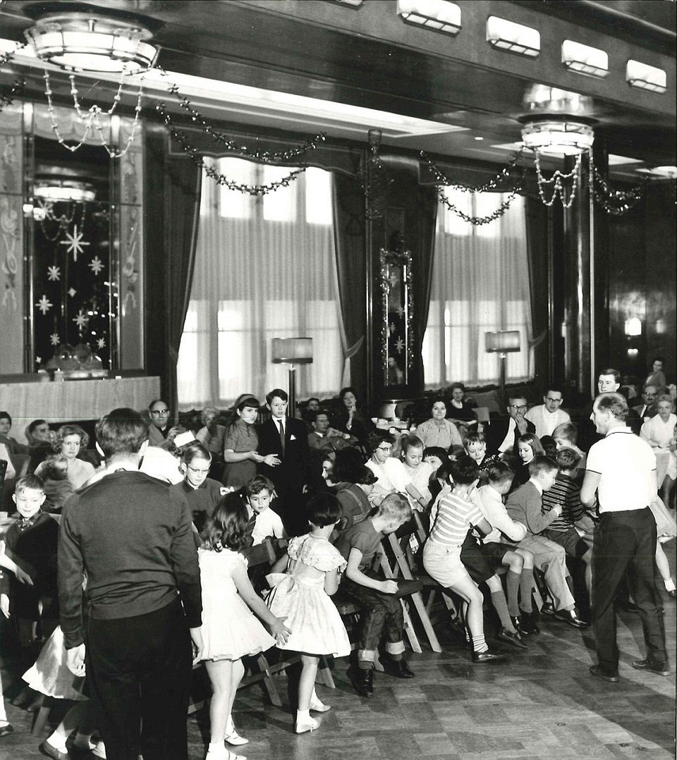 Χριστούγεννα εν πλω –Γκλάμουρ κρουαζιέρες στα '50s και '60s [εικόνες] | iefimerida.gr 0