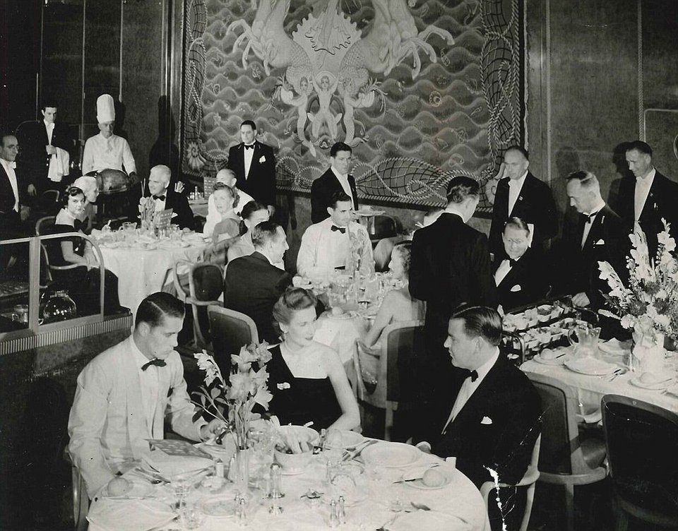 Χριστούγεννα εν πλω –Γκλάμουρ κρουαζιέρες στα '50s και '60s [εικόνες] | iefimerida.gr 9