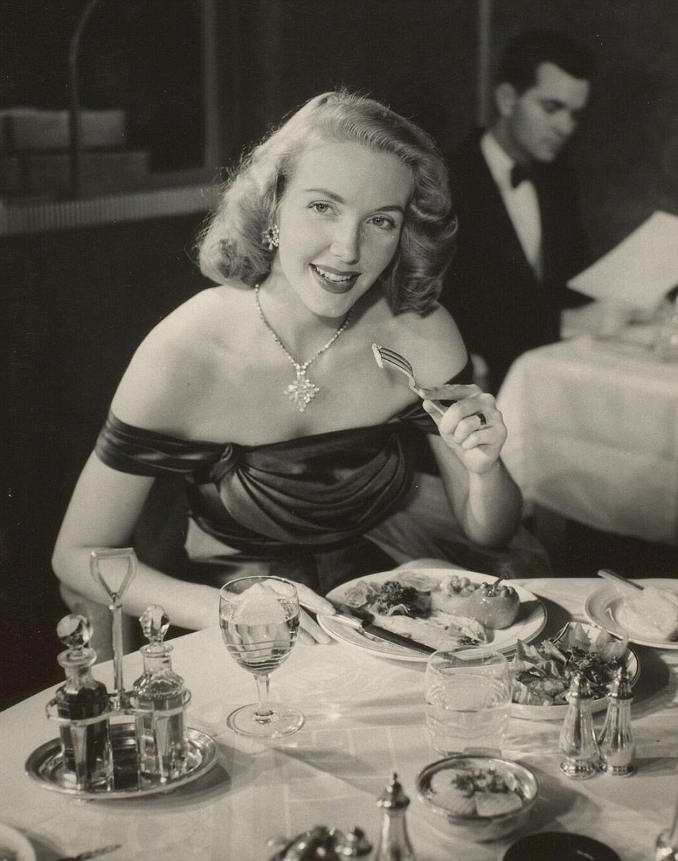 Χριστούγεννα εν πλω –Γκλάμουρ κρουαζιέρες στα '50s και '60s [εικόνες] | iefimerida.gr 13