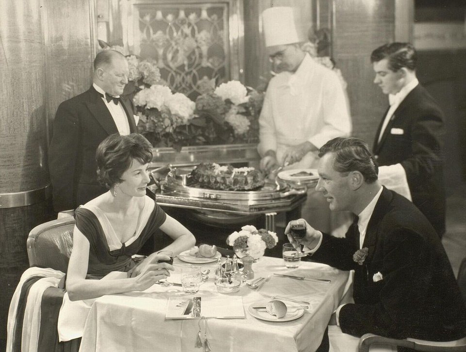 Χριστούγεννα εν πλω –Γκλάμουρ κρουαζιέρες στα '50s και '60s [εικόνες] | iefimerida.gr 12