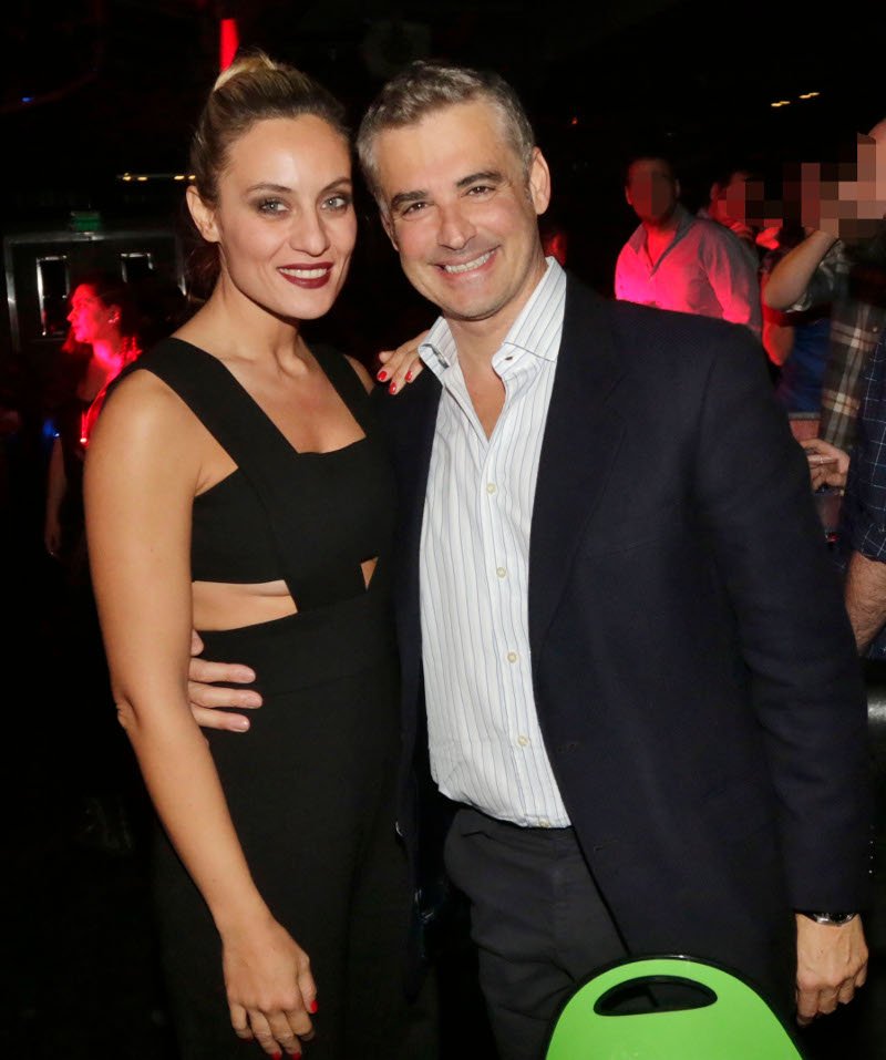 Η αγκαλιά της Ελεονώρας Μελέτη και του Αρη Σπηλιωτόπουλου σε κέντρο διασκέδασης [εικόνα] | iefimerida.gr 0