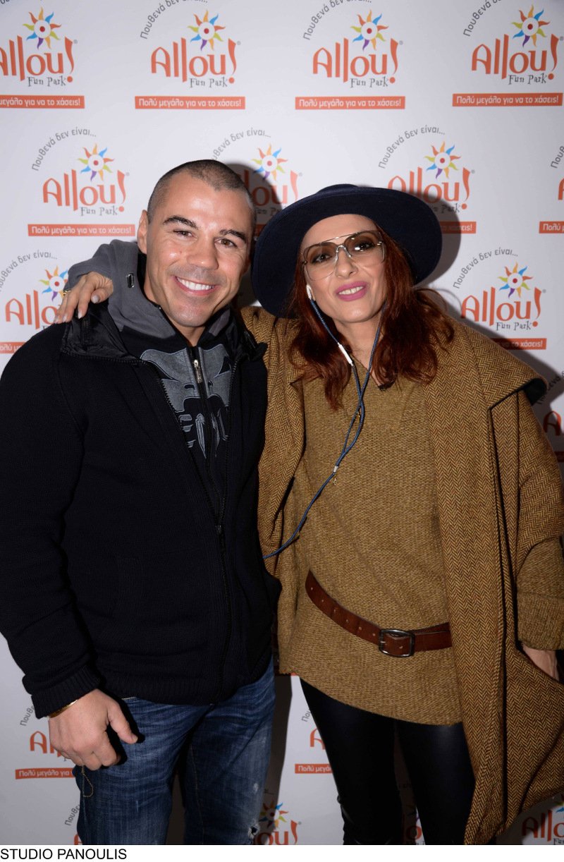 Οι επώνυμοι που πέρασαν... «Τρομερά Χριστούγεννα» στο Allou Fun Park και έπαιξαν σαν παιδιά [εικόνες] | iefimerida.gr 1