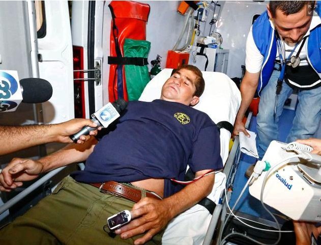 Επέζησε χαμένος στη θάλασσα για 15 μήνες -Τώρα τον κατηγορούν ότι έφαγε αυτόν που ήταν μαζί του [εικόνες] | iefimerida.gr 3