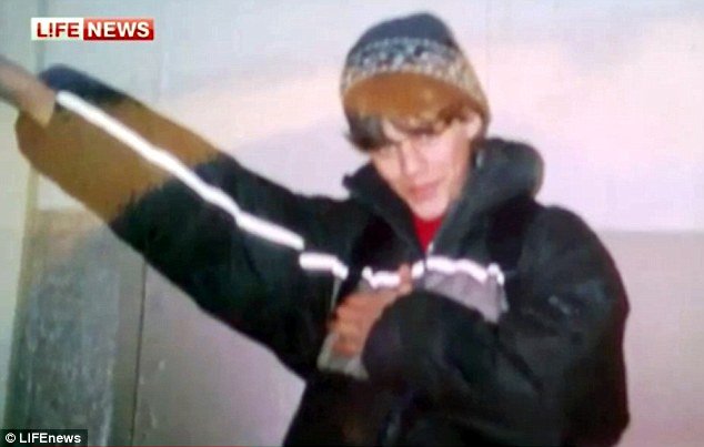 Ο Ρώσος δήμιος του ISIS –Νεοναζί όταν ήταν στο σχολείο, φανατικός Ισλαμιστής τώρα [εικόνες] | iefimerida.gr 3