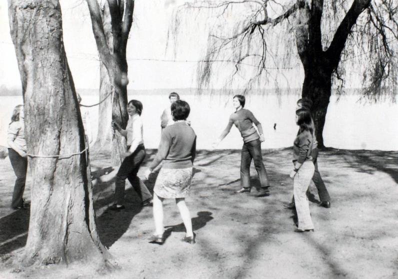 Vintage: Αγνωστες φωτογραφίες της Μέρκελ - Παιδί, έφηβος, νέα, από την εποχή που λεγόταν Ανγκελα Κάσνερ [εικόνες] | iefimerida.gr 6