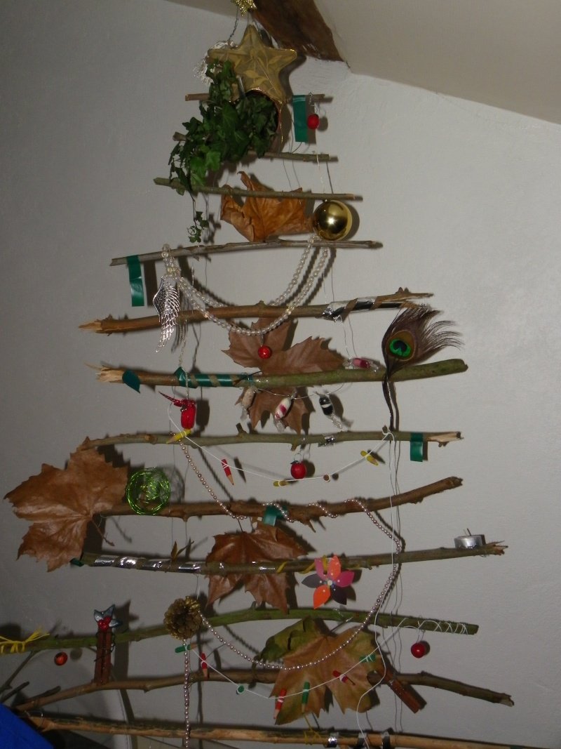 Ενα αλλιώτικο χριστουγεννιάτικο δέντρο, με λίγα έξοδα [εικόνες] | iefimerida.gr 1