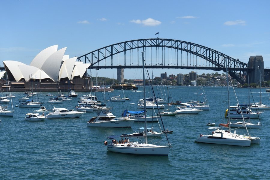 Ρεβεγιόν με το δάχτυλο στη σκανδάλη -Υπό τη σκιά της τρομοκρατικής απειλής οι εκδηλώσεις για το νέο έτος στην Ευρώπη [εικόνες] | iefimerida.gr 0