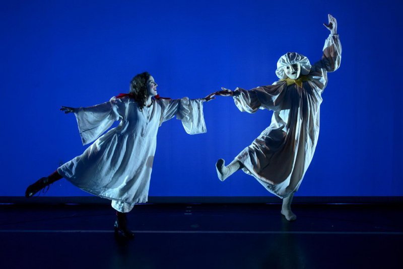 Ο «Σιμιγδαλένιος» γιορτάζει την Πρωτοχρονιά στην παιδική σκηνή του Τσίλλερ [εικόνες] | iefimerida.gr 0