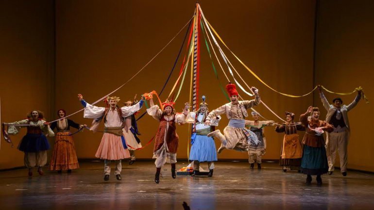 Ο «Σιμιγδαλένιος» γιορτάζει την Πρωτοχρονιά στην παιδική σκηνή του Τσίλλερ [εικόνες] | iefimerida.gr 2