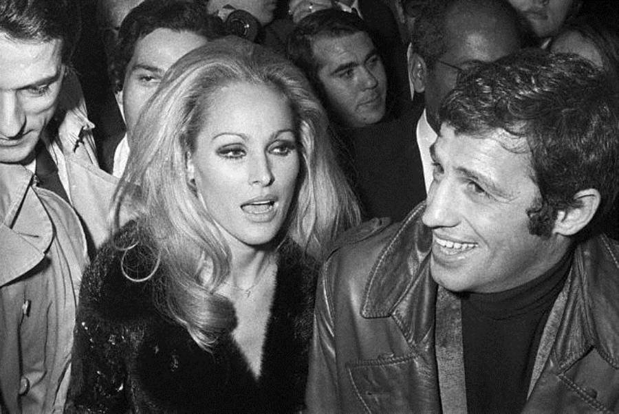 Ο γιος του Μπελμοντό εξηγεί πώς η Ούρσουλα Αντρες κατέστρεψε τον γάμο των γονιών του [εικόνες] | iefimerida.gr 4