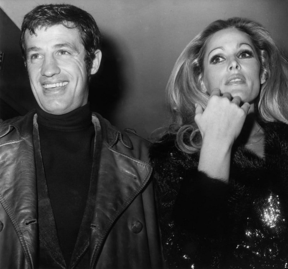 Ο γιος του Μπελμοντό εξηγεί πώς η Ούρσουλα Αντρες κατέστρεψε τον γάμο των γονιών του [εικόνες] | iefimerida.gr 5