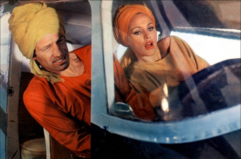 Ο γιος του Μπελμοντό εξηγεί πώς η Ούρσουλα Αντρες κατέστρεψε τον γάμο των γονιών του [εικόνες] | iefimerida.gr 6