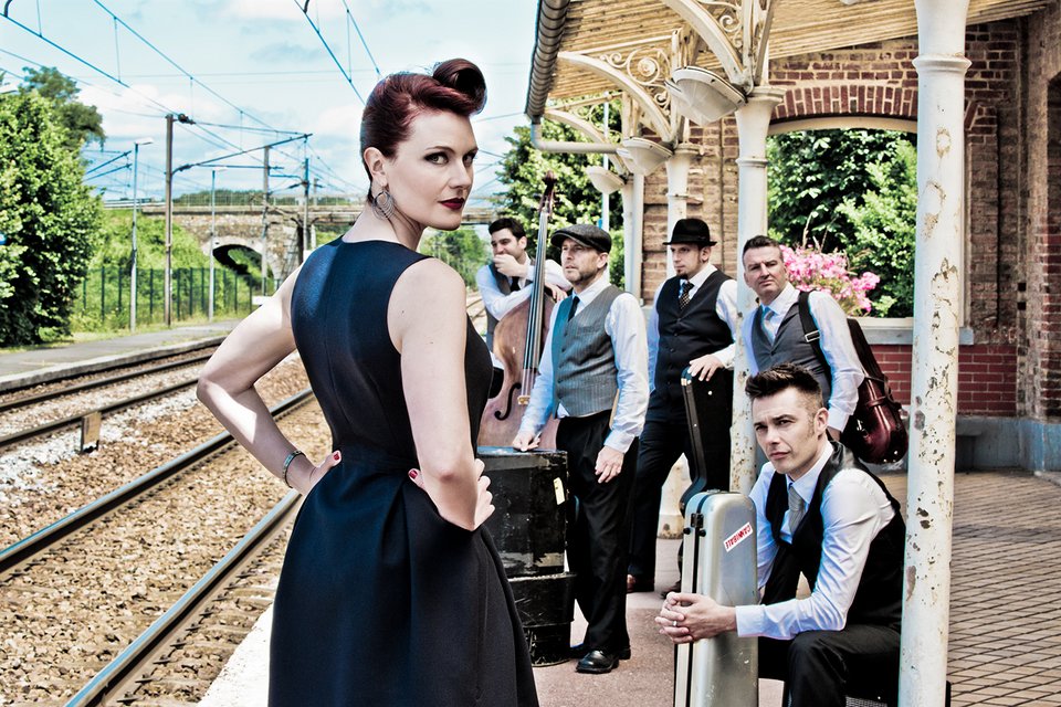 Η Ρόμπιν Μπένετ, από τα Folies Bergère και τον Σαμ Μέντες, στο Half Note, με πρωτοχρονιάτικους ρυθμούς [εικόνες]  | iefimerida.gr 1