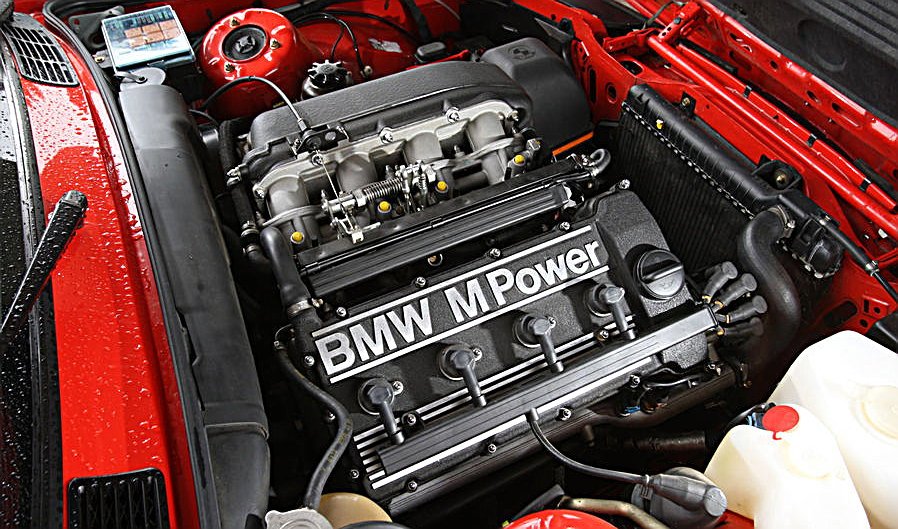 Η BMW θυμάται την πρώτη Μ3 [βίντεο] | iefimerida.gr 2