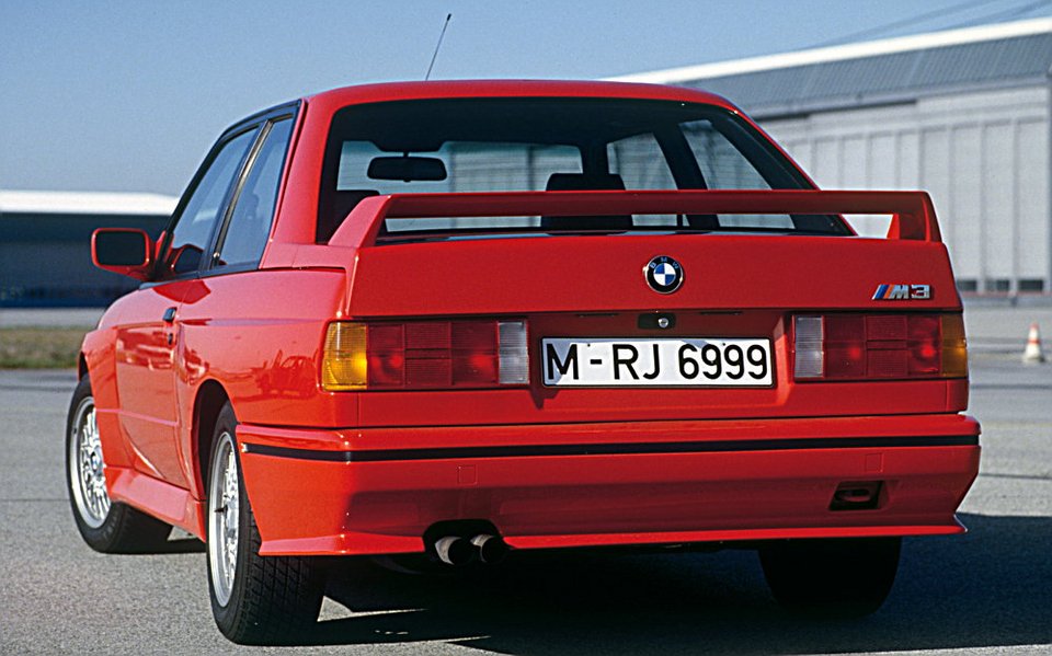 Η BMW θυμάται την πρώτη Μ3 [βίντεο] | iefimerida.gr 3