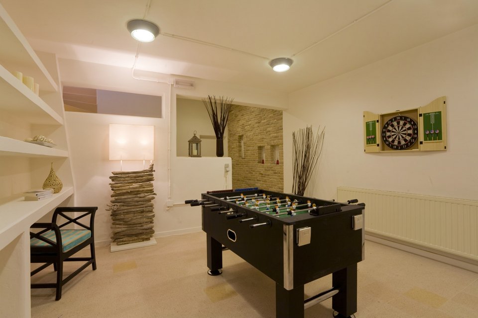 Είχε ΤΗΝ ιδέα: Εφτιαξε πολυτελές ξενοδοχείο με στούντιο ηχογράφησης στη Σαντορίνη -Ουρά οι ξένοι σταρ για να γράψουν τα τραγούδια τους [εικόνες] | iefimerida.gr 6