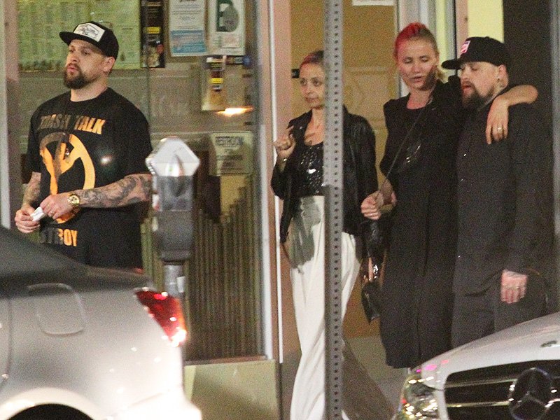 Η Κάμερον Ντιάζ και η Νικόλ Ρίτσι έχουν παντρευτεί δίδυμους άντρες- Παντού μαζί [εικόνες] | iefimerida.gr 10