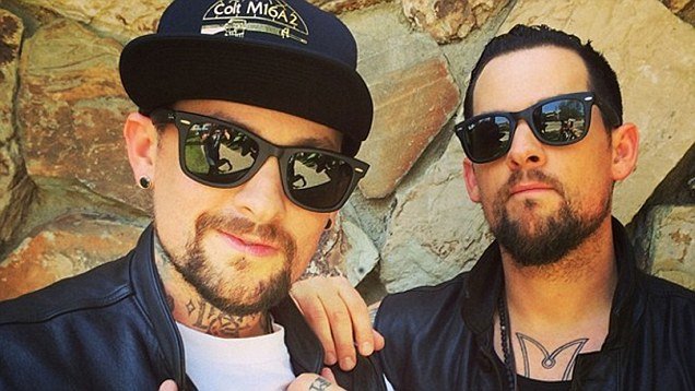 Η Κάμερον Ντιάζ και η Νικόλ Ρίτσι έχουν παντρευτεί δίδυμους άντρες- Παντού μαζί [εικόνες] | iefimerida.gr 3