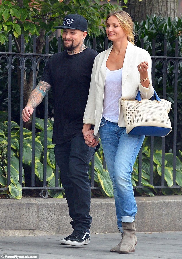 Η Κάμερον Ντιάζ και η Νικόλ Ρίτσι έχουν παντρευτεί δίδυμους άντρες- Παντού μαζί [εικόνες] | iefimerida.gr 7