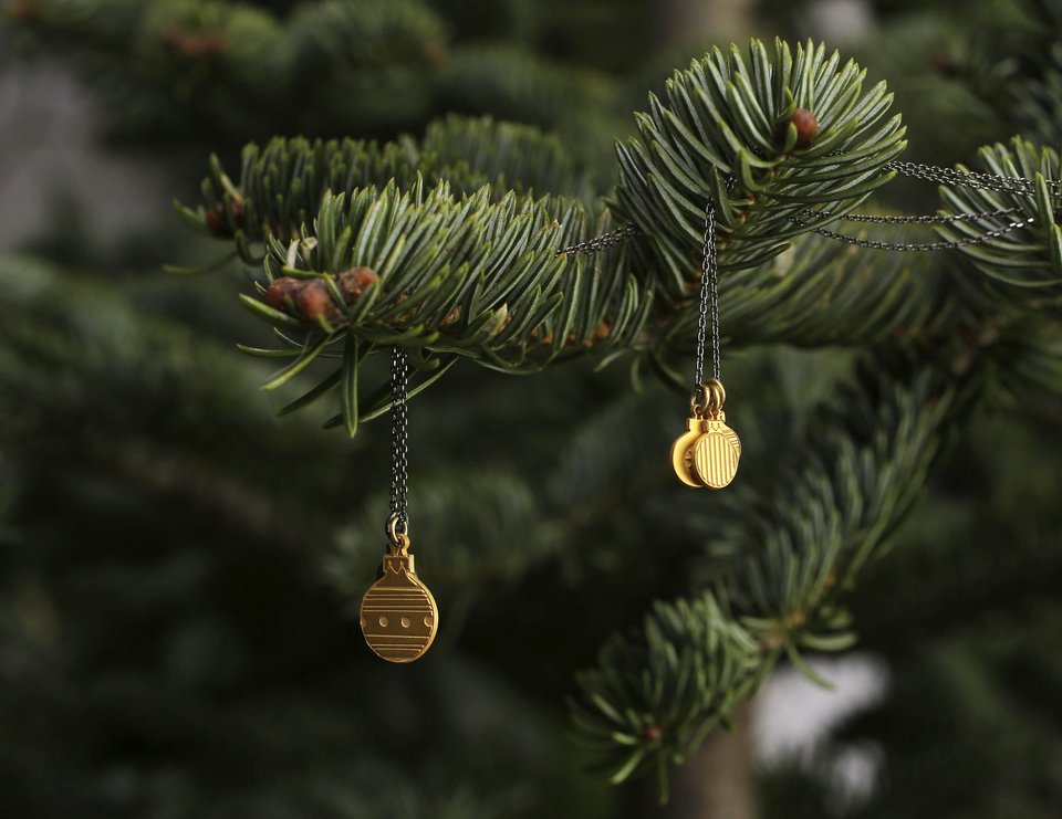 Τα 6 πιο chic γούρια, από Ελληνες σχεδιαστές κοσμημάτων [εικόνες] | iefimerida.gr 3