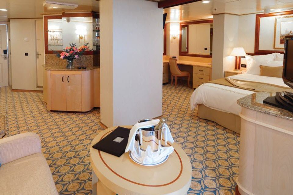  Πέντε ονειρικές κρουαζιέρες: Ταξίδια μηνών με κρουαζιερόπλοια χλιδής [εικόνες] | iefimerida.gr 5