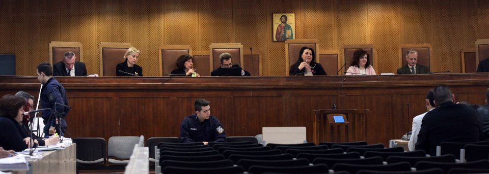 Δίκη Ρουπακιά: Ο Φύσσας ήταν μόνος του απέναντι σε 4 - Η κατάθεση γυναίκας αστυνομικού | iefimerida.gr 2