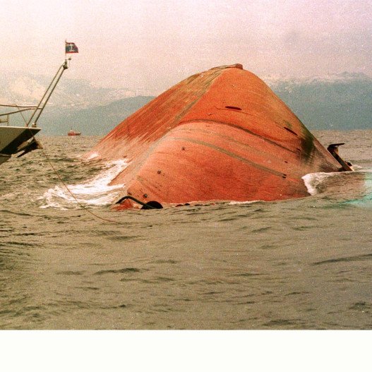 Το ναυάγιο του «Δύστος»: 19 χρόνια μετά την τραγωδία στα ανοιχτά της Κύμης [εικόνες & βίντεο] | iefimerida.gr 3