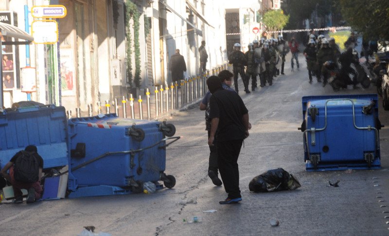 Ενταση στην πορεία μνήμης για τον Γρηγορόπουλο, στη Θεσσαλονίκη [εικόνες & βίντεο] | iefimerida.gr 1