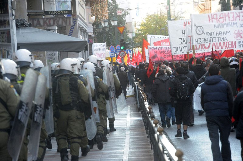 Ενταση στην πορεία μνήμης για τον Γρηγορόπουλο, στη Θεσσαλονίκη [εικόνες & βίντεο] | iefimerida.gr 5