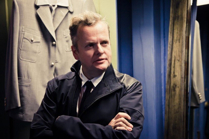 Ο ράφτης του Τζέιμς Μποντ στο MAH JONG στο Κολωνάκι -Θα ντύσει sur mesure τους Αθηναίους [εικόνες] | iefimerida.gr 3