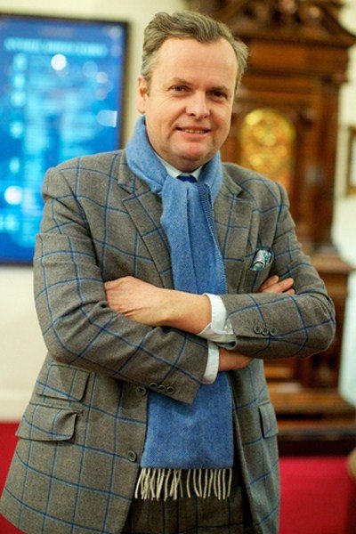 Ο ράφτης του Τζέιμς Μποντ στο MAH JONG στο Κολωνάκι -Θα ντύσει sur mesure τους Αθηναίους [εικόνες] | iefimerida.gr 4