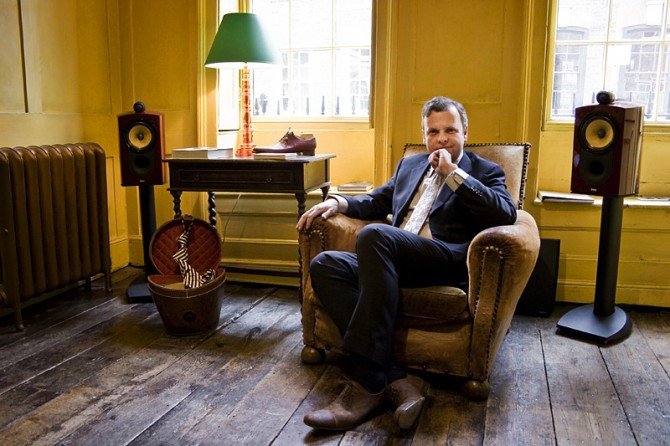 Ο ράφτης του Τζέιμς Μποντ στο MAH JONG στο Κολωνάκι -Θα ντύσει sur mesure τους Αθηναίους [εικόνες] | iefimerida.gr 5