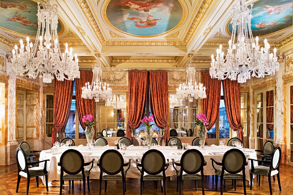 Ο βρετανός σεφ Γκόρντον Ράμσεϊ πατάει πόδι στη Γαλλία: Μαγειρεύει σε παλάτι [εικόνες] | iefimerida.gr 0