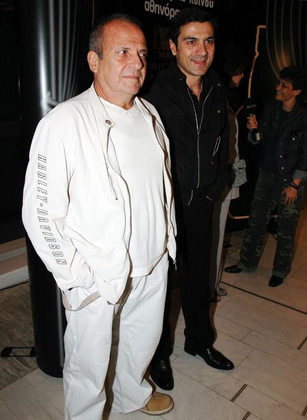 Ολο το ελληνικό θέατρο στην κηδεία του Μηνά Χατζησάββα - Στο εξωτερικό η σορός του για αποτέφρωση [εικόνες] | iefimerida.gr 36