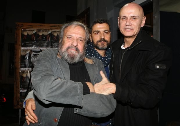 Ολο το ελληνικό θέατρο στην κηδεία του Μηνά Χατζησάββα - Στο εξωτερικό η σορός του για αποτέφρωση [εικόνες] | iefimerida.gr 33