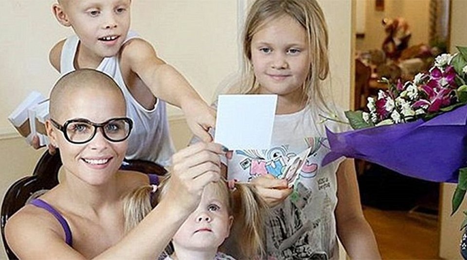 Υμνος στο γυναικείο σώμα -Τρίτεκνη δασκάλα της γιόγκα βγάζει τα ρούχα της και το Instagram διχάζεται [εικόνες] | iefimerida.gr 0