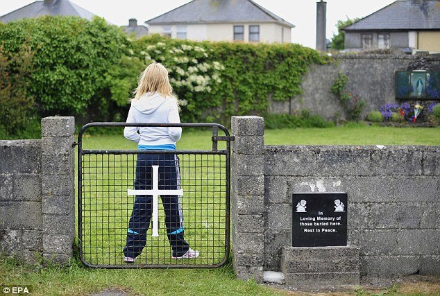 Φρίκη στην Ιρλανδία: Αποκαλύφθηκε ομαδικός τάφος 800 παιδιών σε ίδρυμα για ανύπαντρες μητέρες που λειτουργούσε έως το 1961 [εικόνες] | iefimerida.gr 7