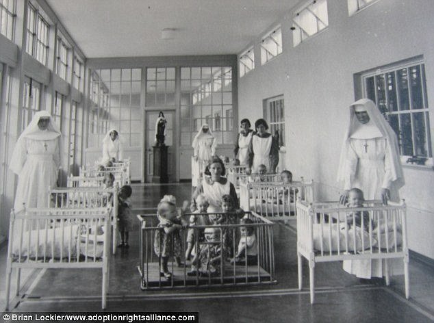 Φρίκη στην Ιρλανδία: Αποκαλύφθηκε ομαδικός τάφος 800 παιδιών σε ίδρυμα για ανύπαντρες μητέρες που λειτουργούσε έως το 1961 [εικόνες] | iefimerida.gr 5