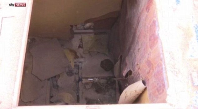 Φρίκη στα χέρια των τζιχαντιστών: Τα υπόγεια κλουβιά στην έρημο που κλειδώνουν τις γυναίκες [εικόνες & βίντεο] | iefimerida.gr 1