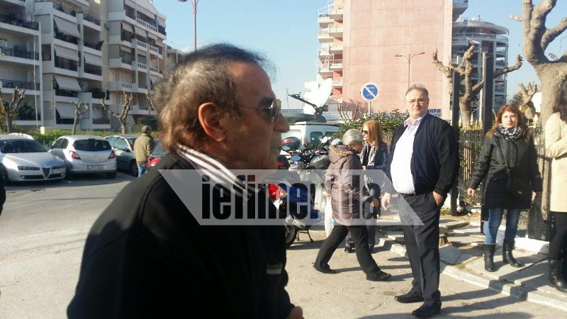 Φίλοι και συγγενείς είπαν το τελευταίο αντίο στον Ντάνο Λυγίζο -Τον ξέχασαν οι ηθοποιοί...  [εικόνες] | iefimerida.gr 5