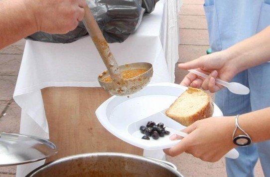 Δέκα πράγματα που μπορείς να κάνεις τα Χριστούγεννα αν έχεις ξεμείνει μόνος/η [λίστα] | iefimerida.gr 4