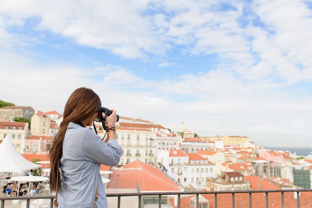 Δέκα πράγματα που μπορείς να κάνεις τα Χριστούγεννα αν έχεις ξεμείνει μόνος/η [λίστα] | iefimerida.gr 7