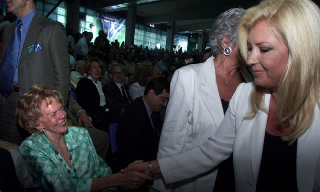 Οι γυναίκες του Ανδρέα κάνουν πόλεμο μέσω βιβλίων -Ολο το δηλητήριο στη φόρα [εικόνες] | iefimerida.gr 4