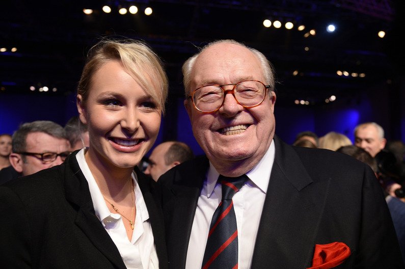 Μαριόν Λεπέν, το κορίτσι-θαύμα της γαλλικής ακροδεξιάς -Ξανθιά, αγγελικό πρόσωπο, ακροδεξιές απόψεις [εικόνες] | iefimerida.gr 4