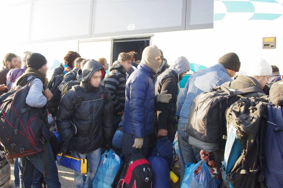 Η επιχείρηση της αστυνομίας στην Ειδομένη -2.300 μετανάστες απομακρύνθηκαν [εικόνες & βίντεο]      | iefimerida.gr 1