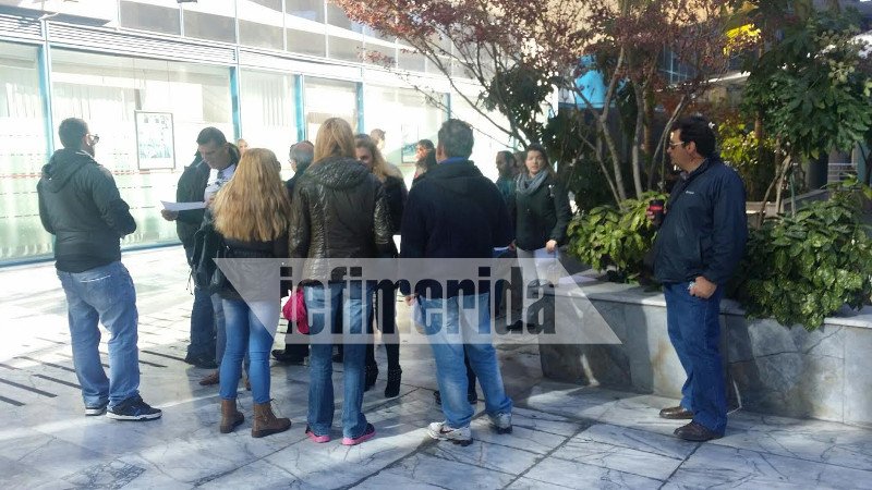 Απλήρωτοι ηθοποιοί και τεχνικοί από τα «Κλεμμένα Ονειρα» διαδήλωσαν έξω από το Mega [εικόνες] | iefimerida.gr 3