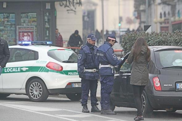 Μιλάνο, έρημη πόλη λόγω νέφους -Σε ισχύ η απαγόρευση κυκλοφορίας Ι.Χ. [εικόνες]  | iefimerida.gr 9