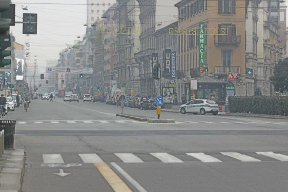 Μιλάνο, έρημη πόλη λόγω νέφους -Σε ισχύ η απαγόρευση κυκλοφορίας Ι.Χ. [εικόνες]  | iefimerida.gr 7